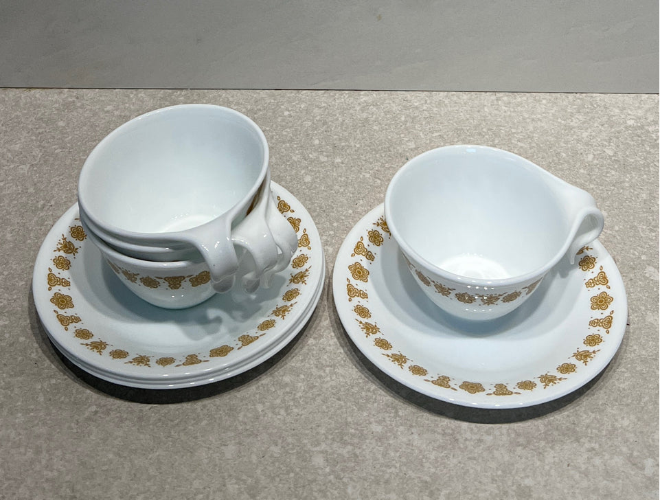 Set of 4 Corelle Cups and Saucers