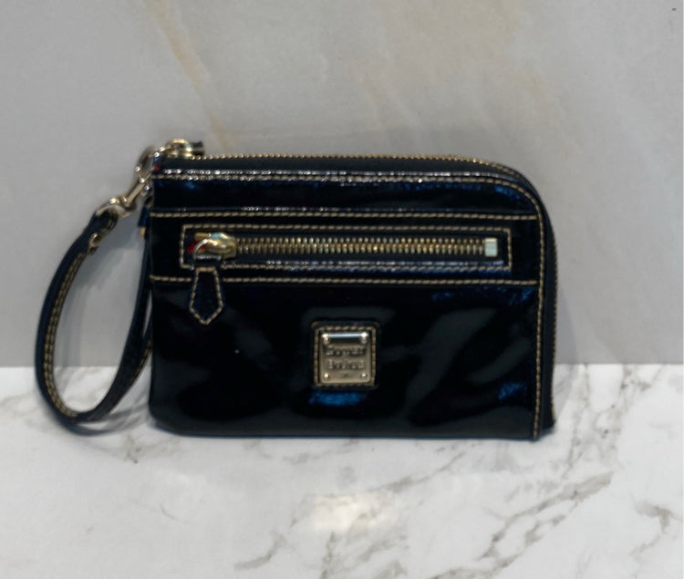 Dooney And Bourke Wristlet