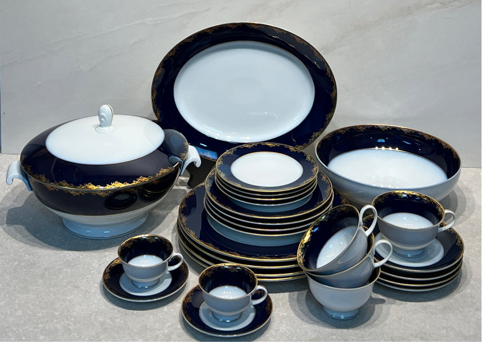 Classic Rose Dinnerware Set