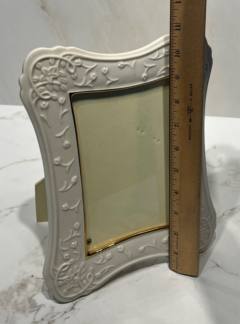 Lenox Frame