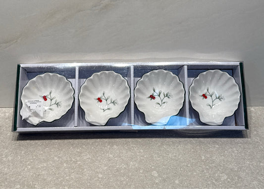 Set of 4 Winterberry Bowls