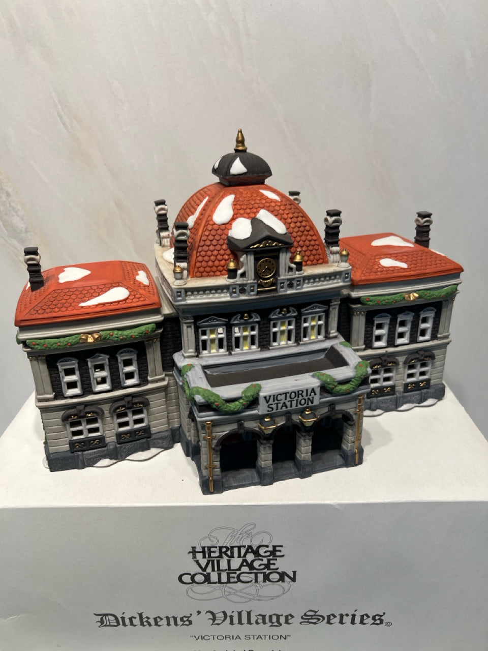 Dept. 56 Victoria Station