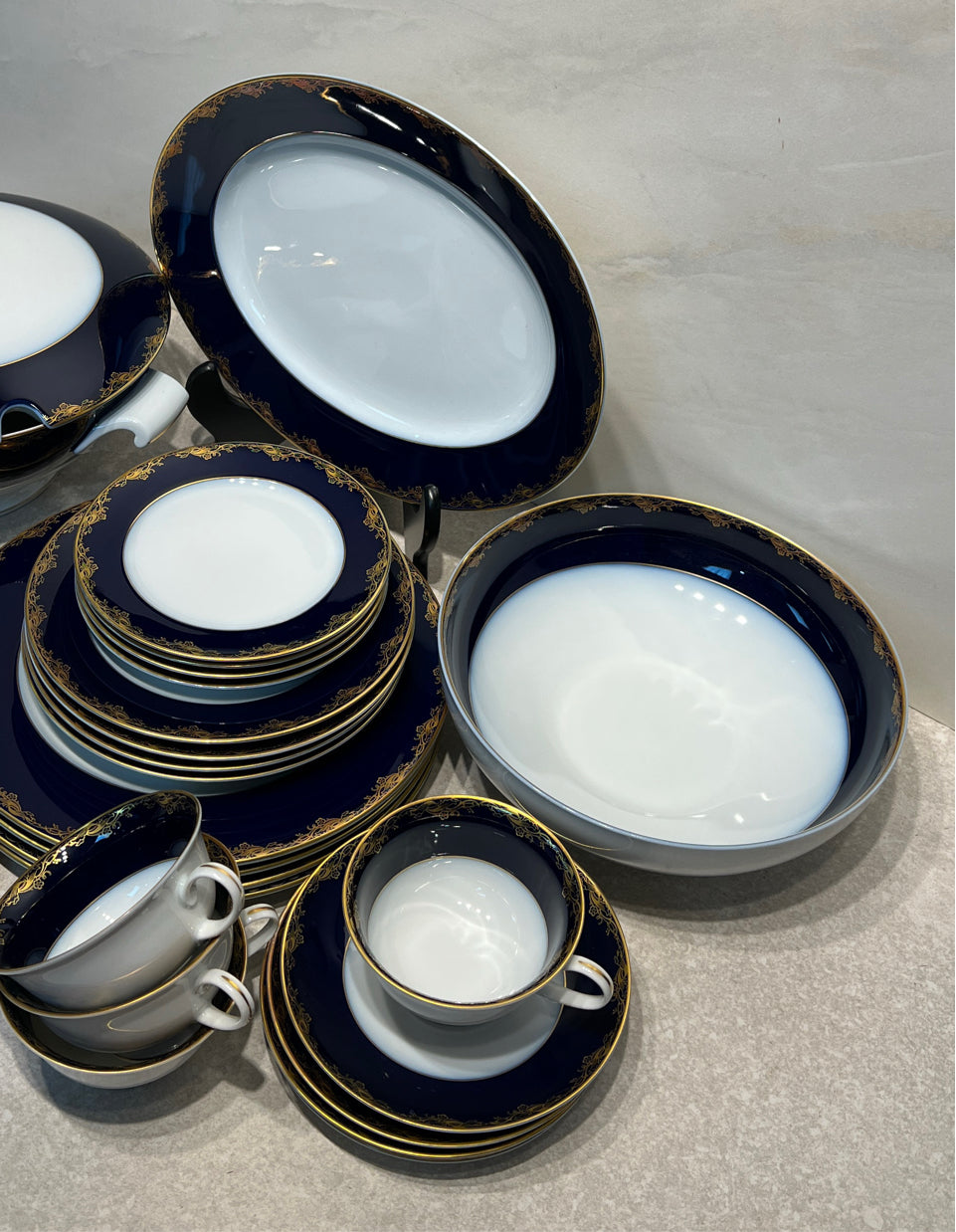 Classic Rose Dinnerware Set