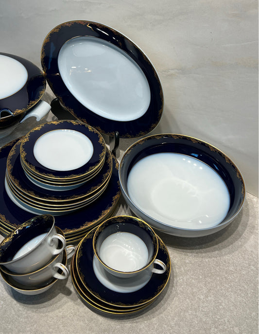 Classic Rose Dinnerware Set