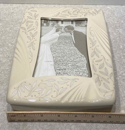 Lenox Covered Box