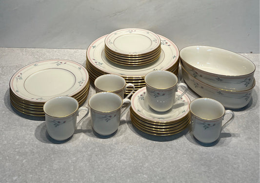 Lenox Rose Manor Dinnerware Set