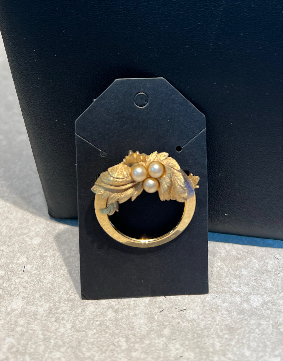 Sara Coventry Pin