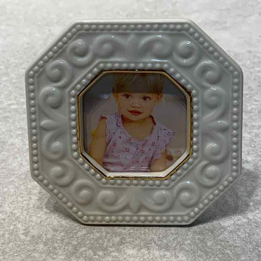 Lenox Frame