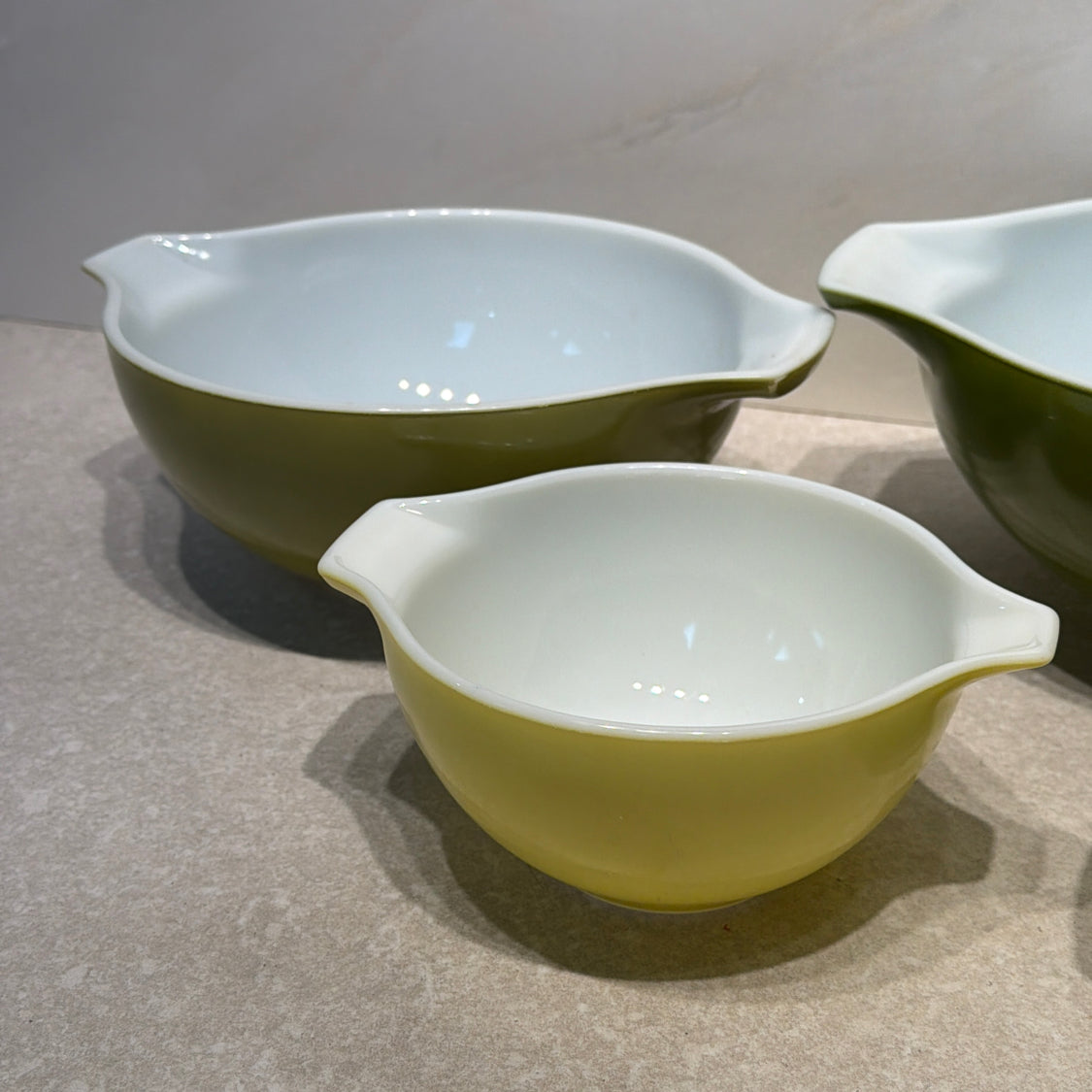 Set of 4 Pyrex Bowls