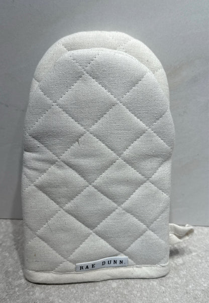 Rae Dunn Oven Mitt