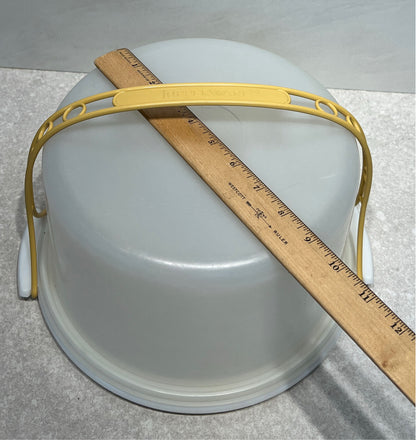 Tupperware Cake Carrier