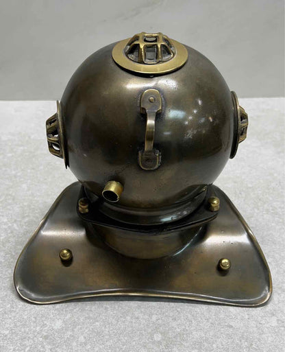 Divers Helmet