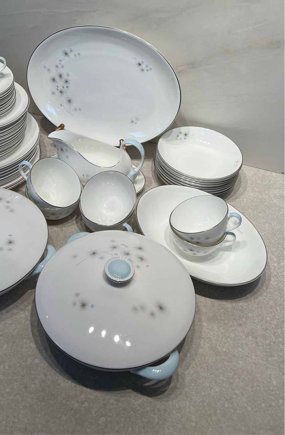 Royal Doulton Thistledown Dinnerware Set