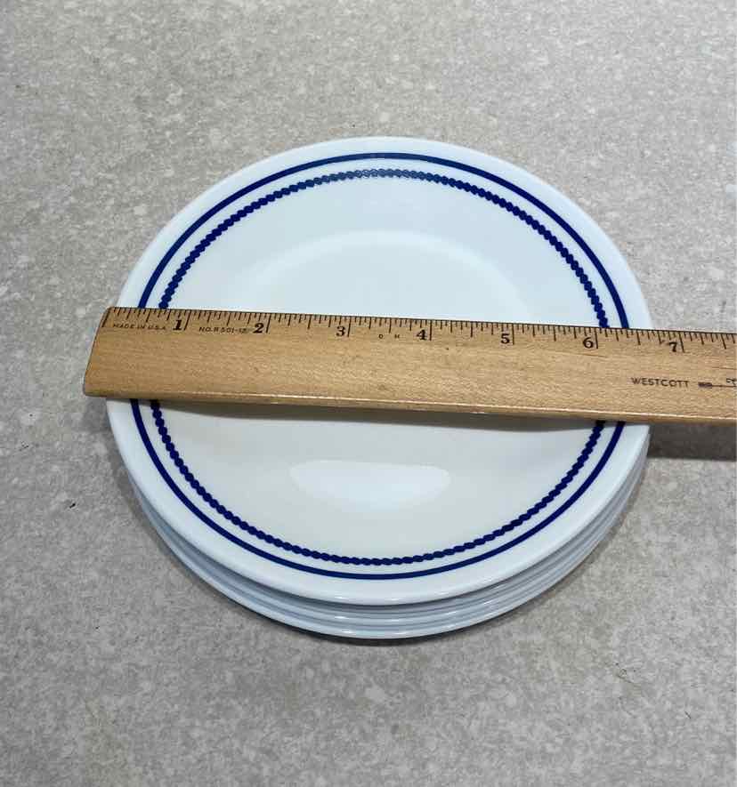 Set of 8 Corelle Plates