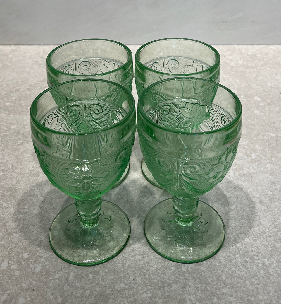 Set of 4 Tiara Chantilly Glasses