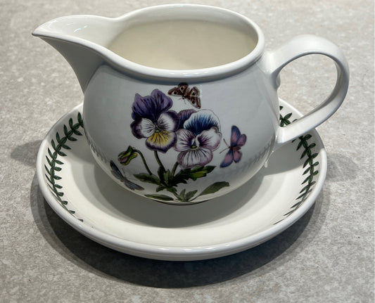 Botanic Garden Gravy with Underplate