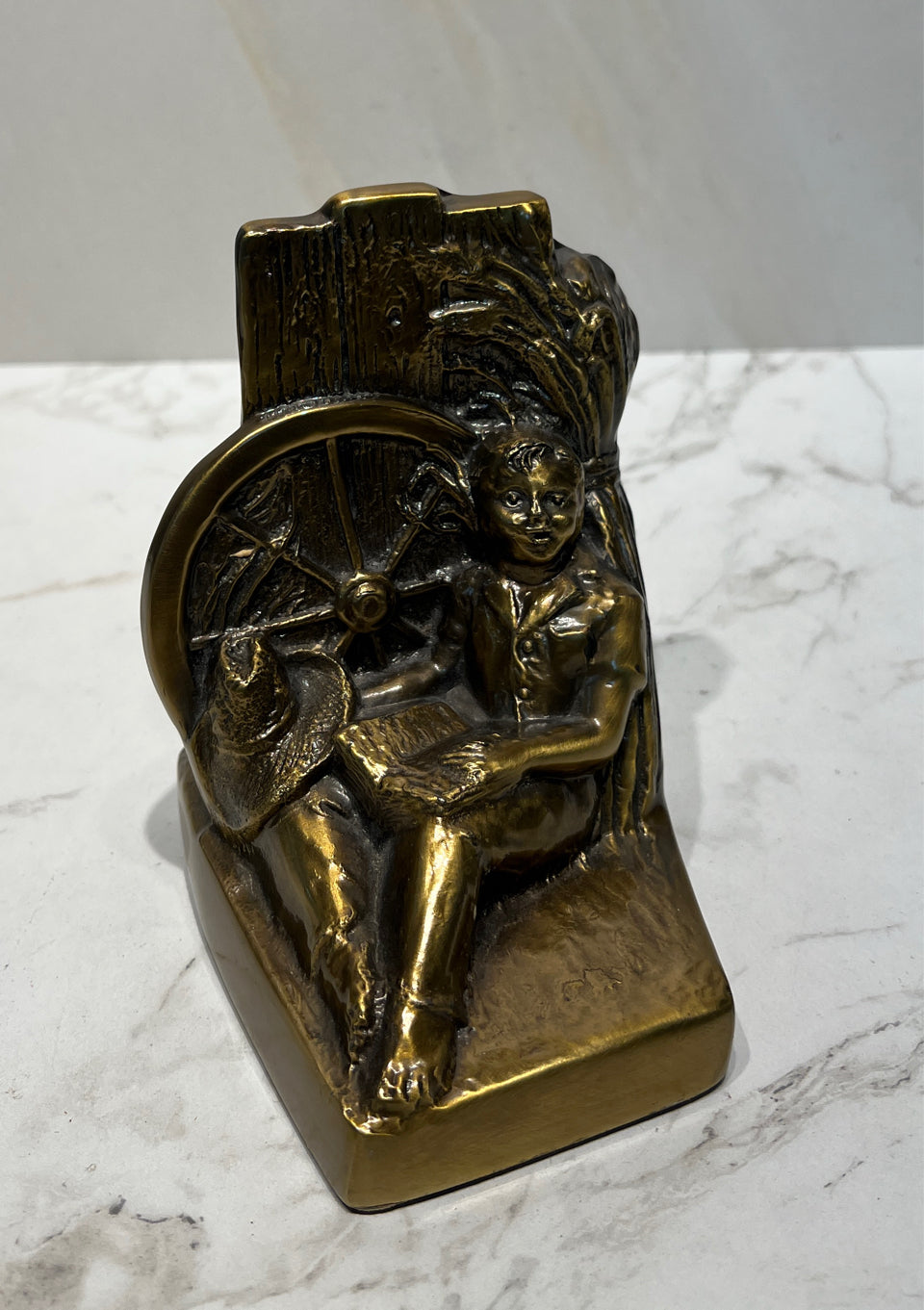 Figurine