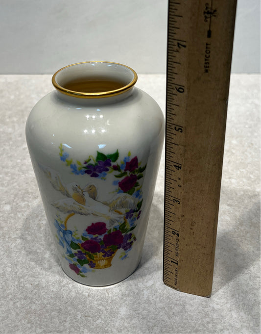 Lenox Birds Of  Love Vase
