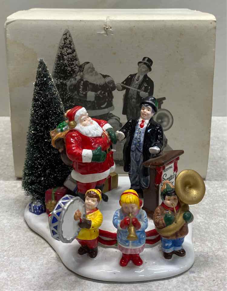 Dept. 56 Santa Comes to Town