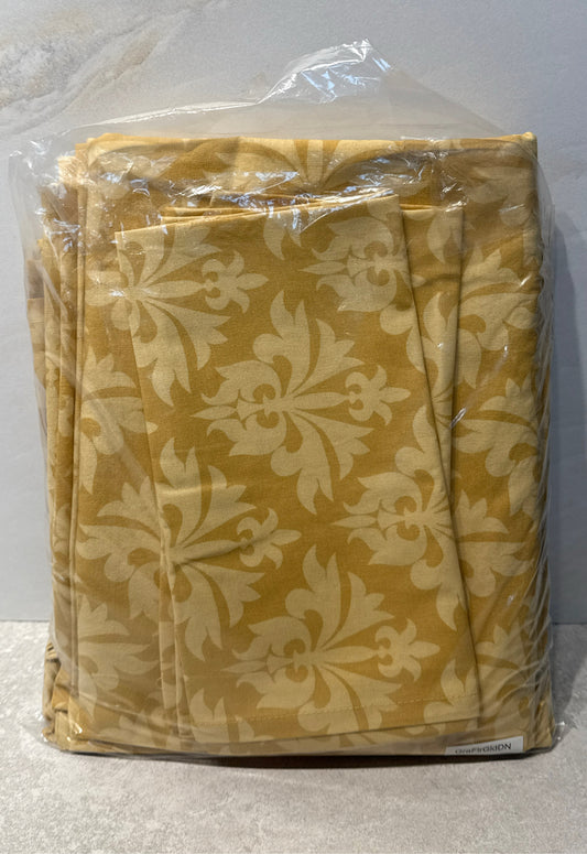 Tablecloth and Napkins