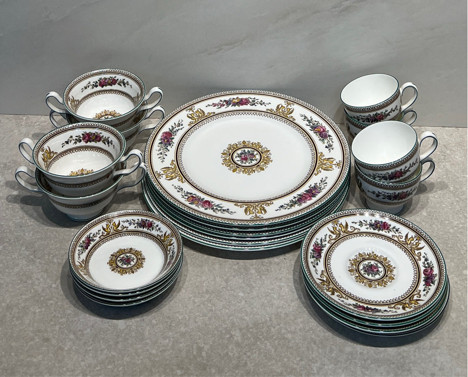 Wedgwood Columbia Enamel Dinnerware Set
