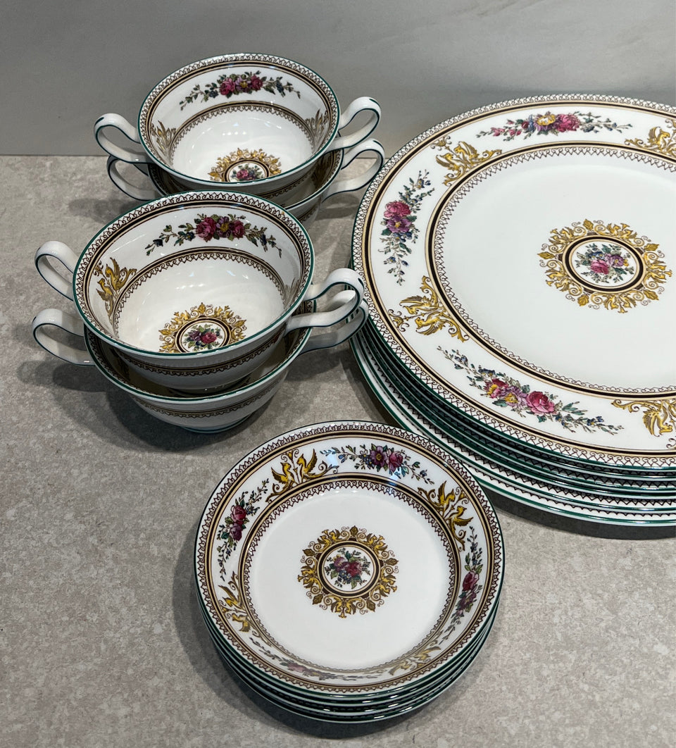 Wedgwood Columbia Enamel Dinnerware Set