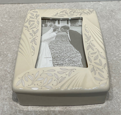 Lenox Frame Box