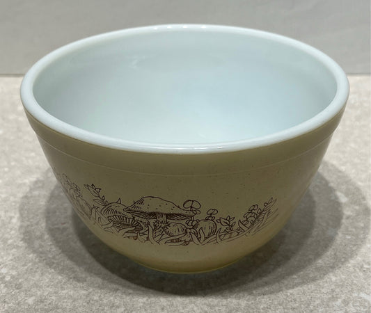 Pyrex Forest Fancies Bowl 401