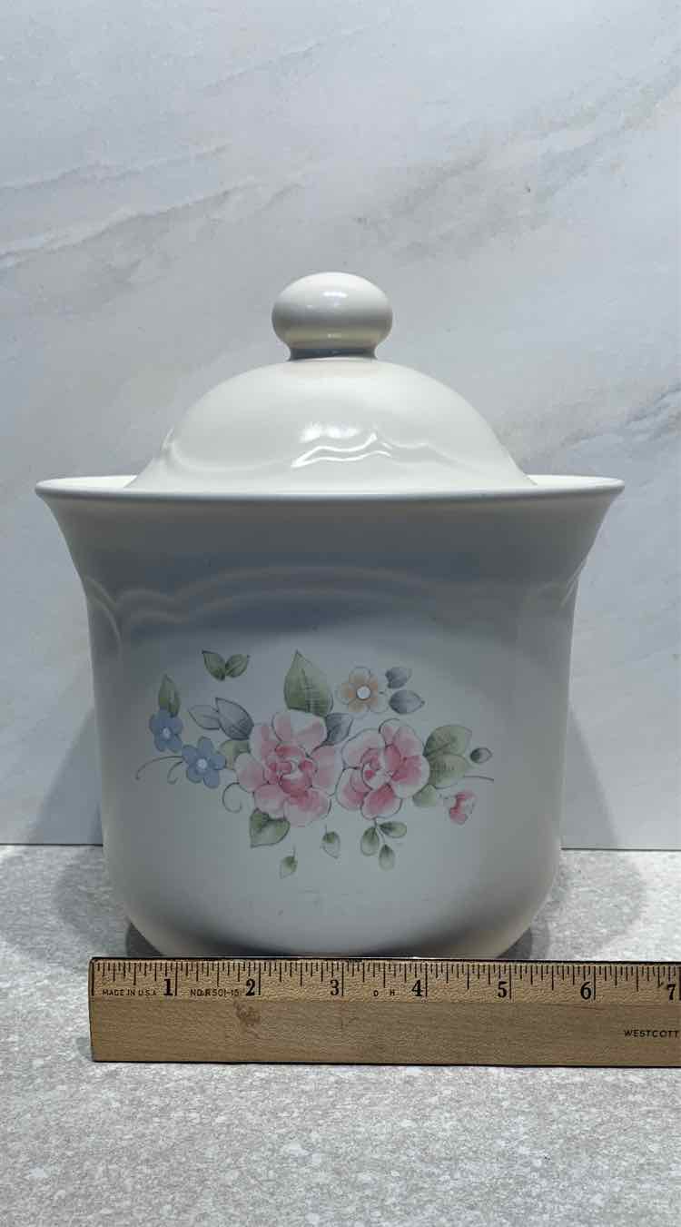 Pfaltzgraff Covereed Jar