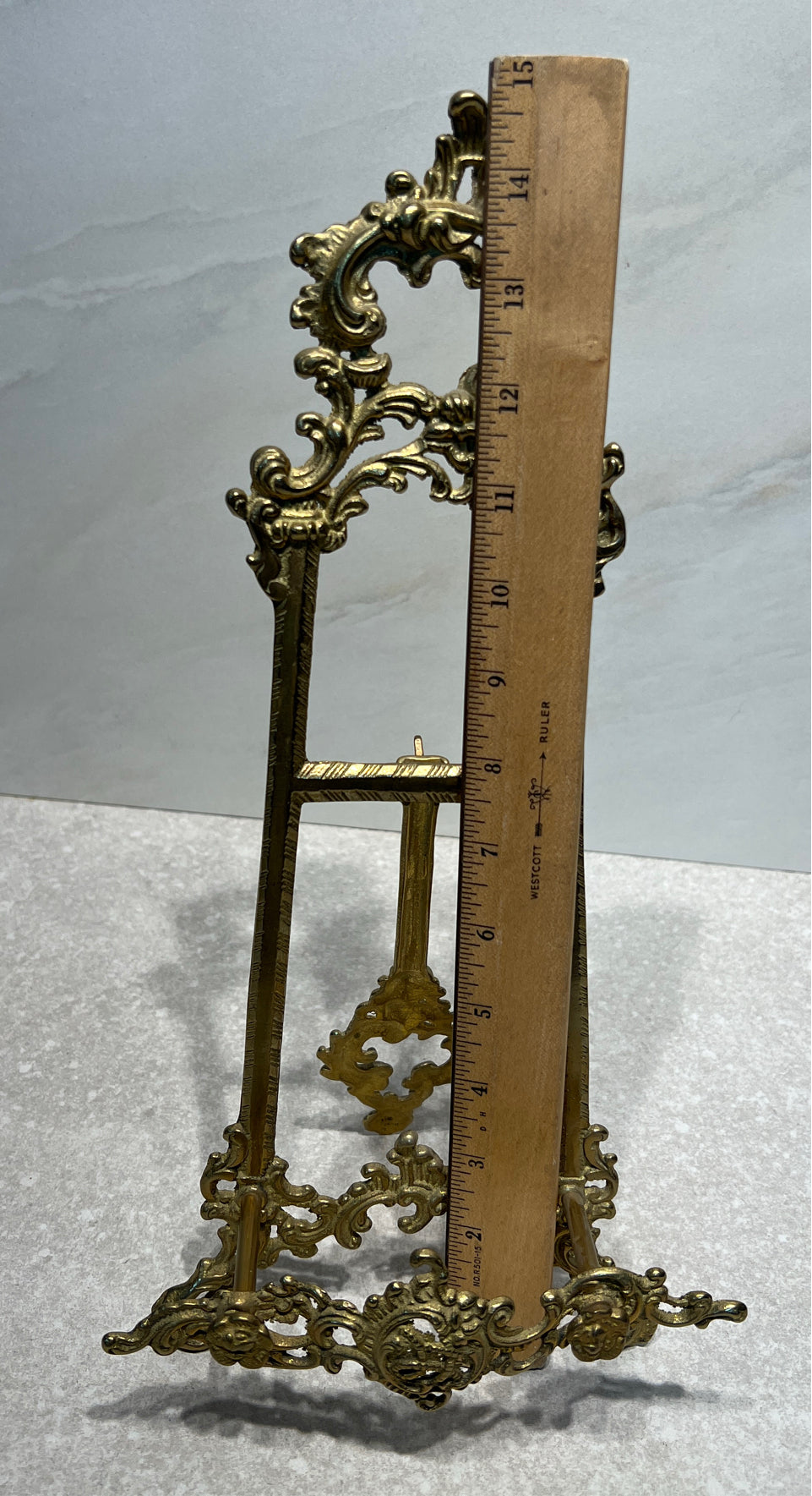 Easel