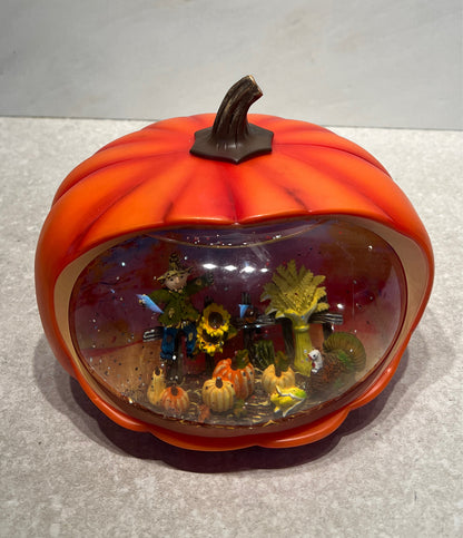 Pumpkin Snow Globe