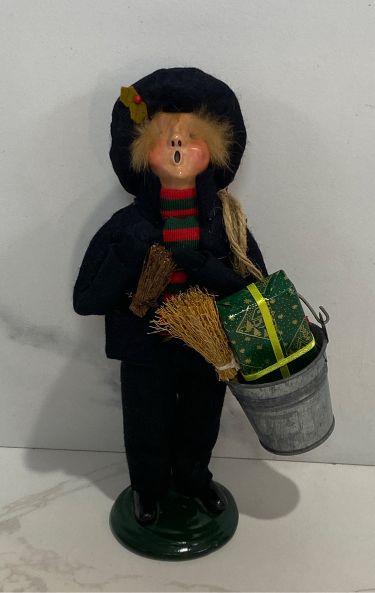 Byers Choice Caroler