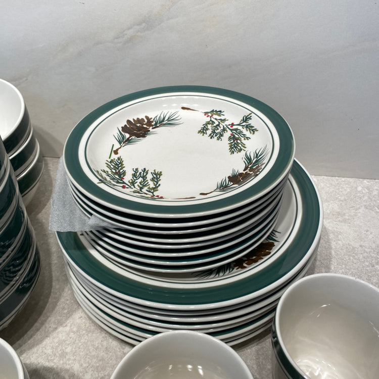 L.L. Bean Evergreen Dinnerware Set