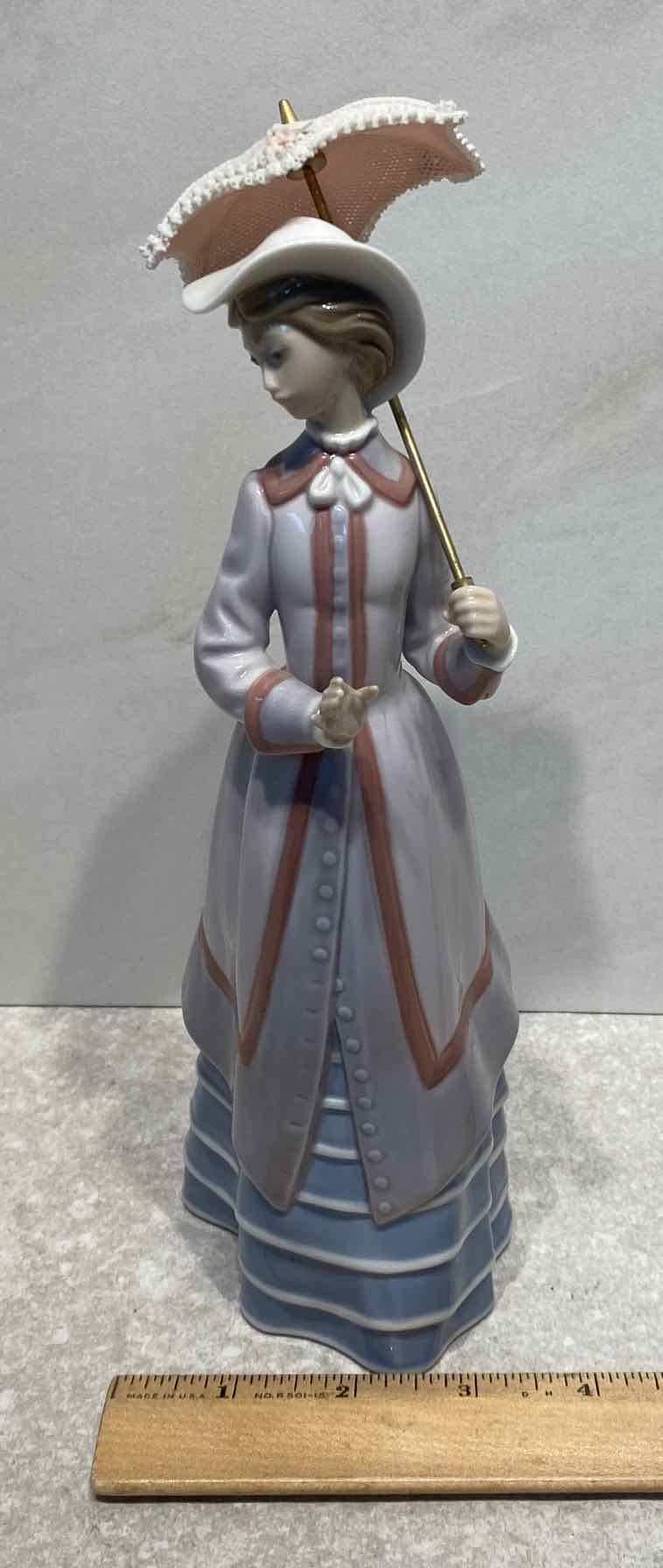 Lladro Parisian Lady