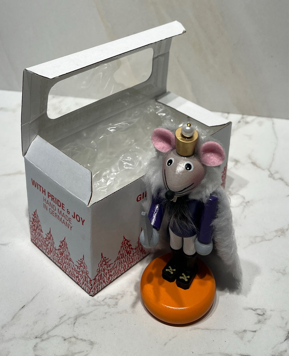 Steinback Figurine