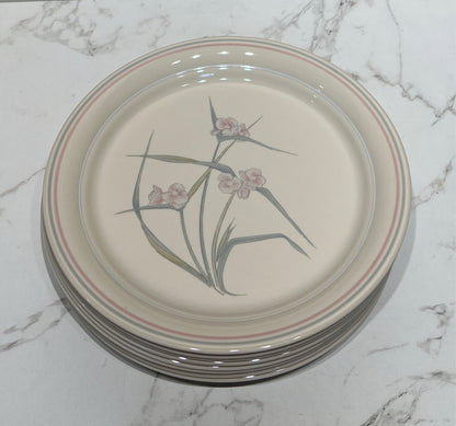 Set of 8 Corning Ware Plates