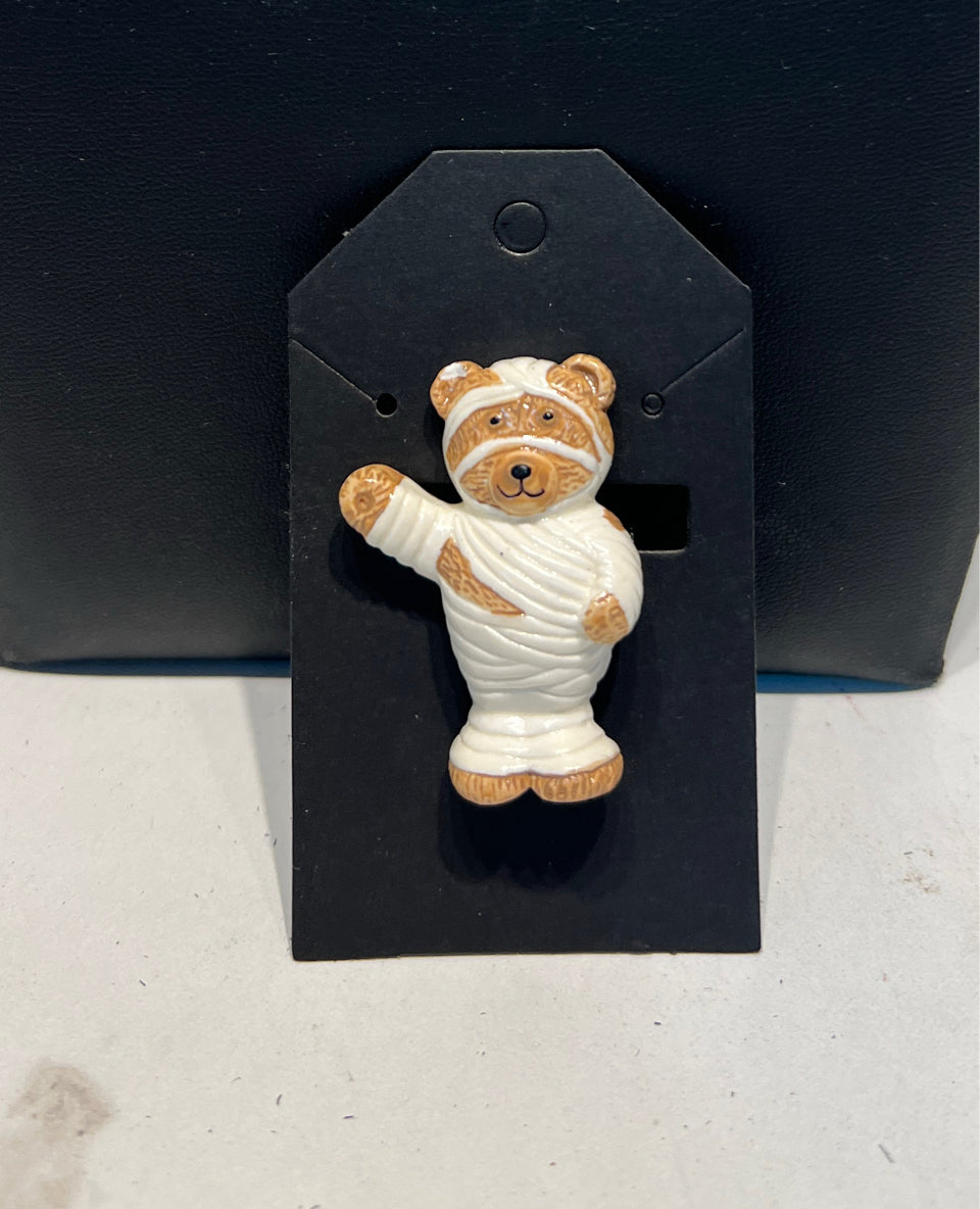 Mummy Pin