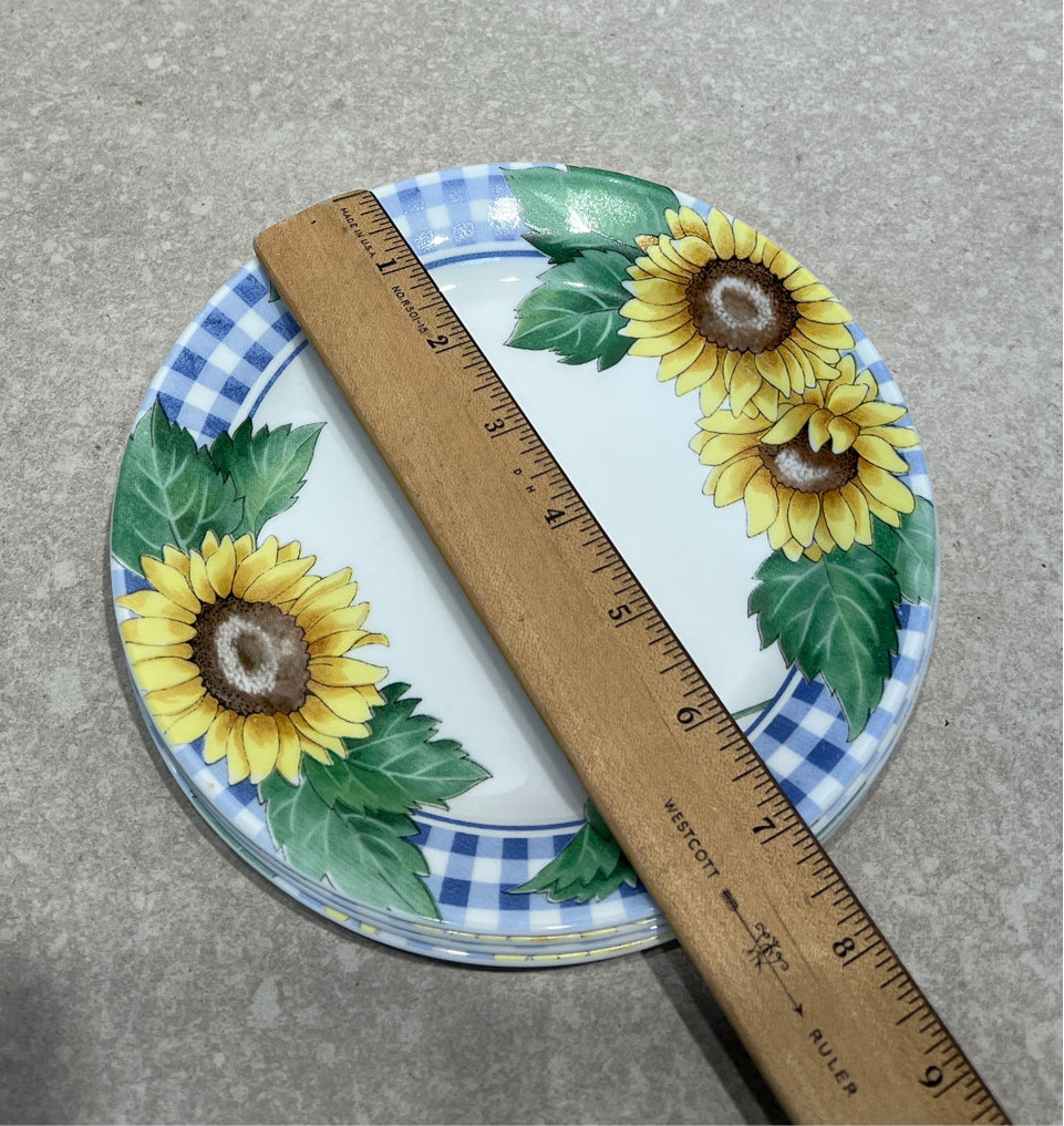 Set of 4 Corelle Plates 7 Inch