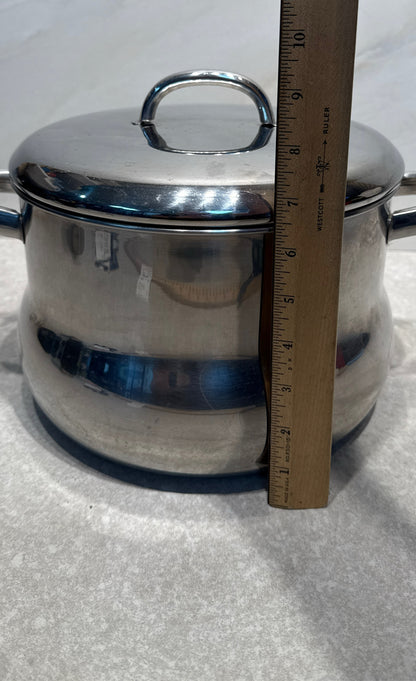 Covered pot