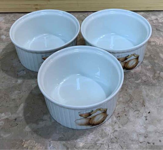 Set of 3 France Bowls
