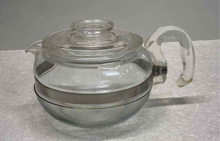 Pyrex 8446 Teapot