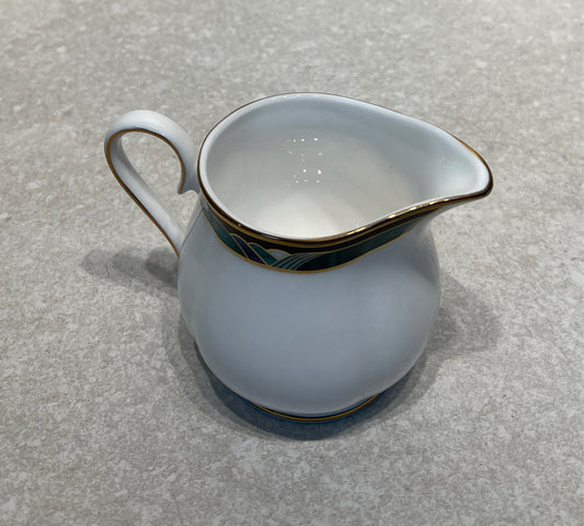 Lenox Creamer