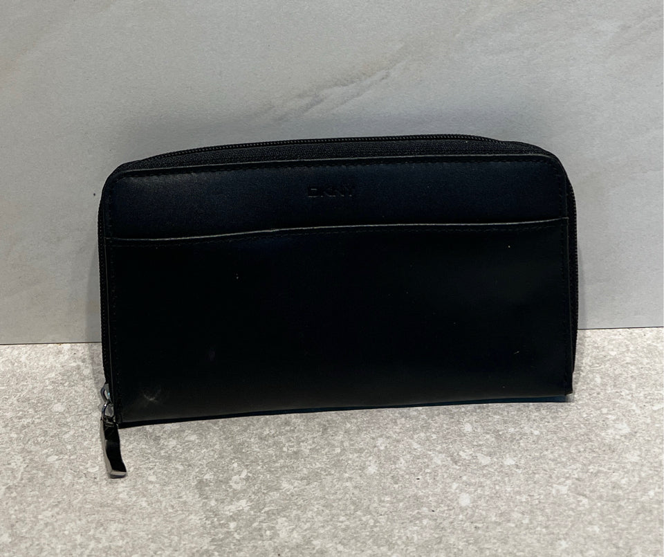 DKNY Wallet
