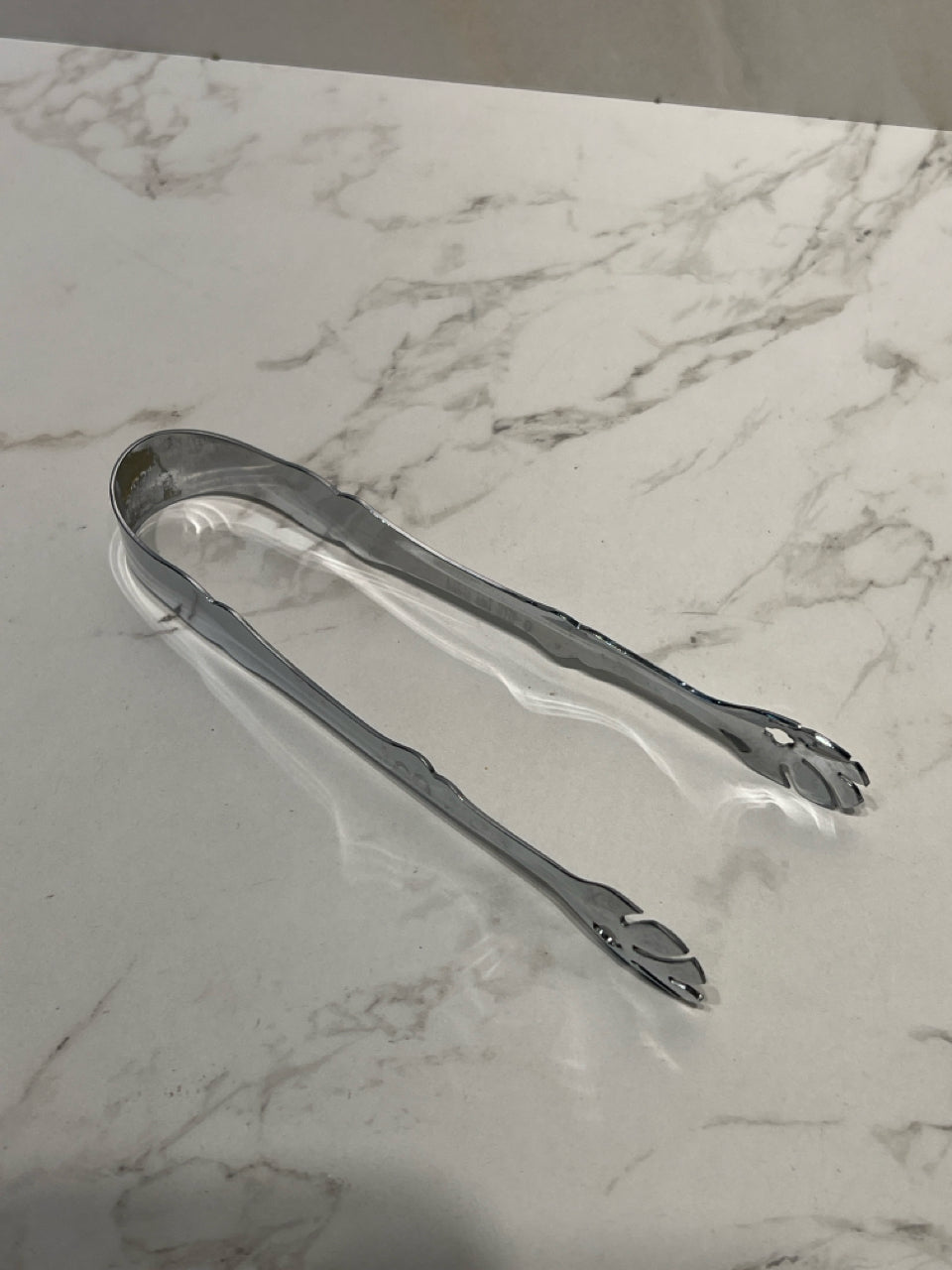Tongs