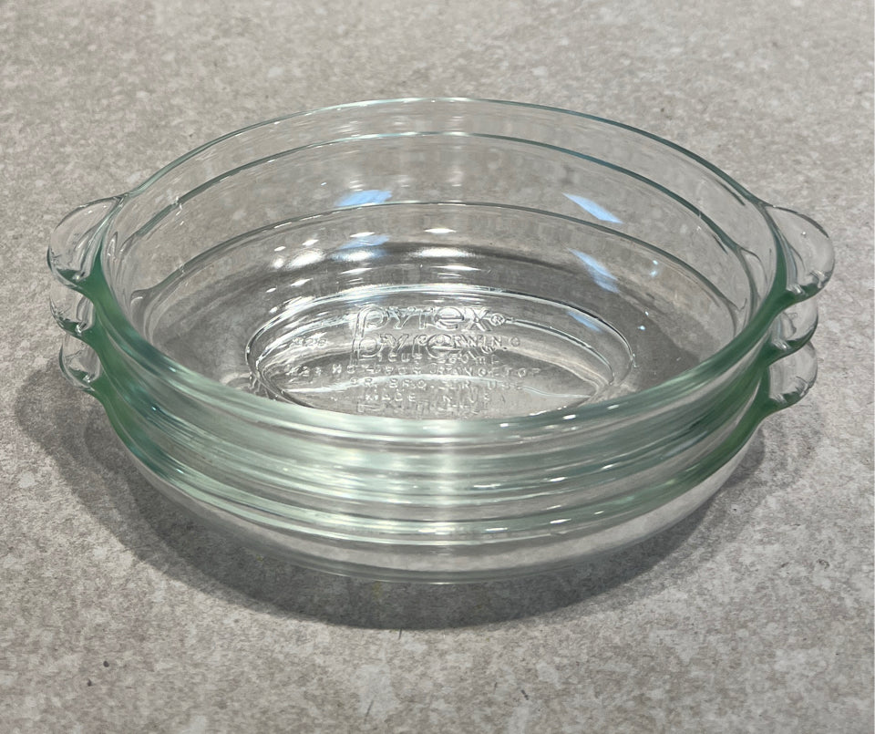 Set of 3 Pyrex Bowls