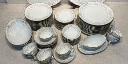 Noritake Stanwyck Dinnerware Set