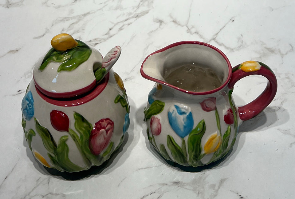 Tmptations Sugar and Creamer