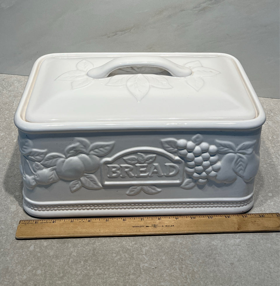 Covered Bread Container