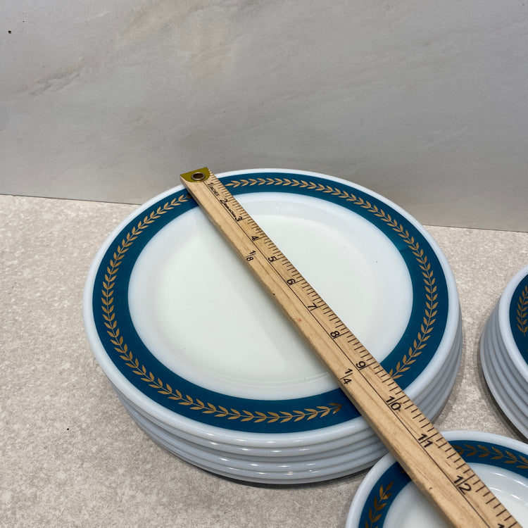 Pyrex Turquoise Laurel  Leaf  - 18 Plates