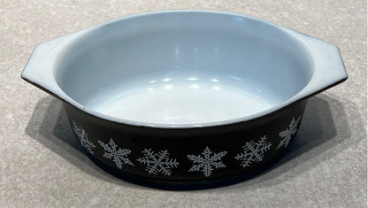Pyrex Snowflake Bowl 043 - No Cover